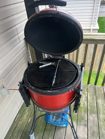 Kamado Joe Classic I – Premium Ceramic Charcoal Grill/Smoker, View more