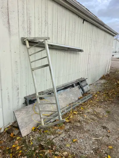 Was on 2015 gmc 3500 think will fit any 8 foot box