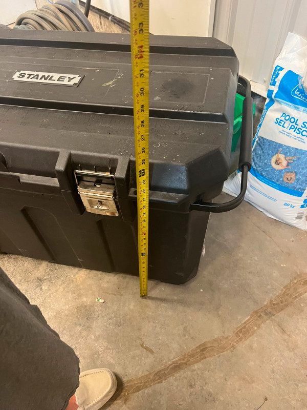 50 gallon Stanley tool job chest in Tool Storage & Benches in London - Image 4