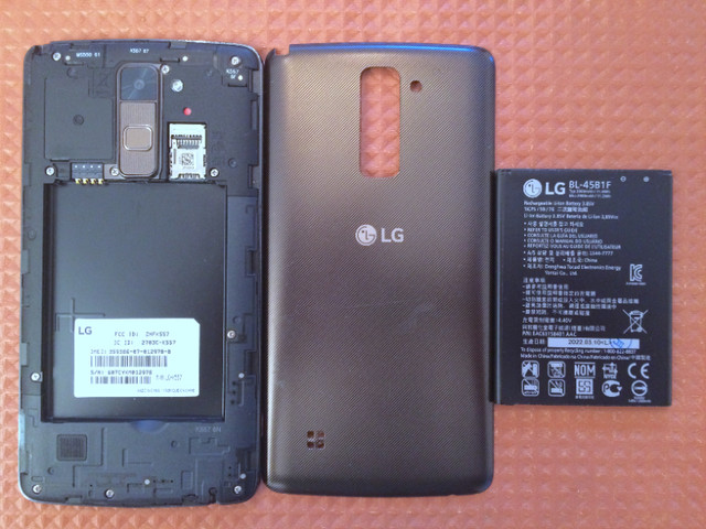 LG Phone and New Battery in Cell Phone Accessories in Ottawa