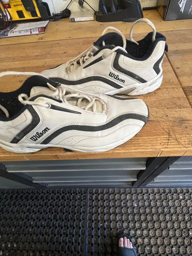 Wilson men’s golf shoes in Men's Shoes in Regina - Image 2