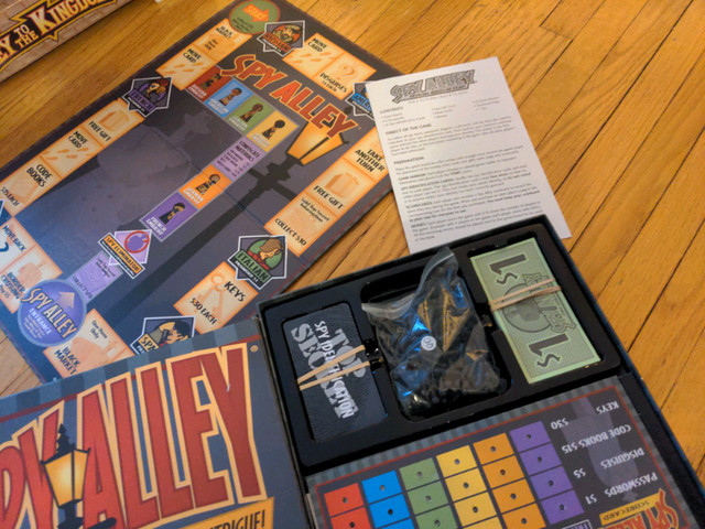 Spy alley board game in Toys & Games in Winnipeg - Image 2