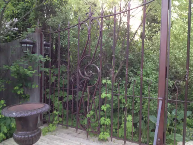 PORTAIL FER FORGÉ in Decks & Fences in Granby - Image 3