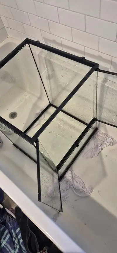 terrarium with locking door and removeable mesh roof , View more