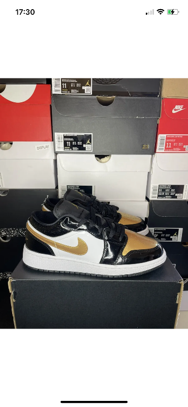 Jordan 1 low gold toe size 6y or 7.5 women and 7y or 8.5 women, View more