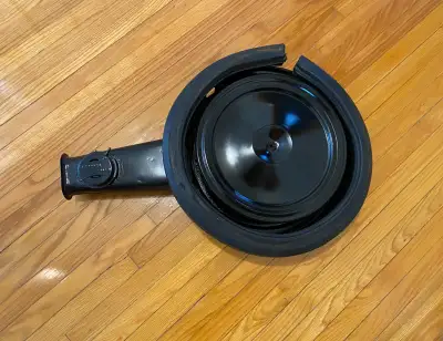Rare 1980 - 1981 Camaro Z28 Air induction air cleaner, rubber seal in good condition, original GM. T...
