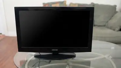  Samsung SyncMaster Monitor - Great Condition for Gaming setup , View more