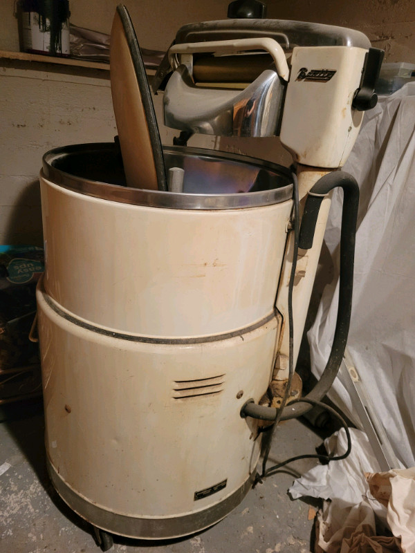 Vintage Beatty washing machine with ringer (1950s) antique Washers & Dryers Edmonton Kijiji