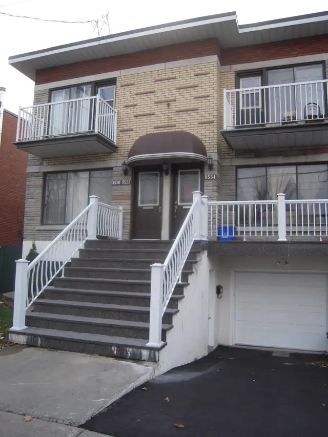 Lasalle: GRAND 3 1/2, rénové, 2e étage, chauffage inclu