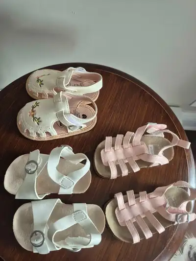 soulier, sandales neuves pour bebe ainsi que vetements, View more