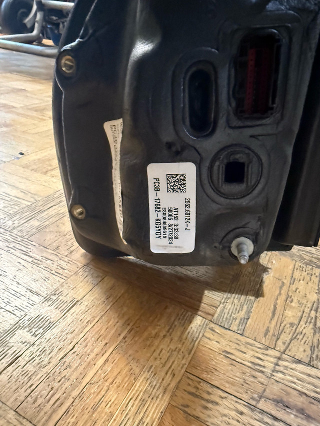 ford mirror 250-350-450-550  in Auto Body Parts in City of Toronto - Image 3