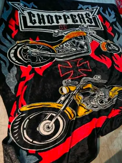 LARGE LUXURY CHOPPERS SUPER SOFT COZY BLANKET!, View more