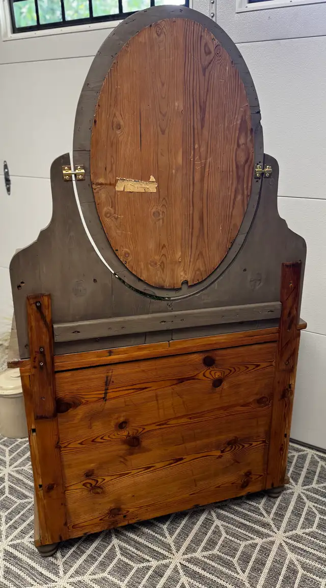 antique pine vanity/Dresser in Dressers & Wardrobes in Calgary - Image 8
