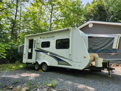 2012 Jayco x19h hybrid for sale. In excellent condition. Sleeps 8. Everything works. New tires last...