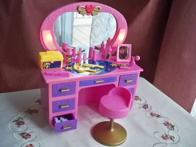 1997 Sailor Moon "Light-Up Dressing Table" Vanity in Box (Irwin) in Arts & Collectibles in Fredericton - Image 5