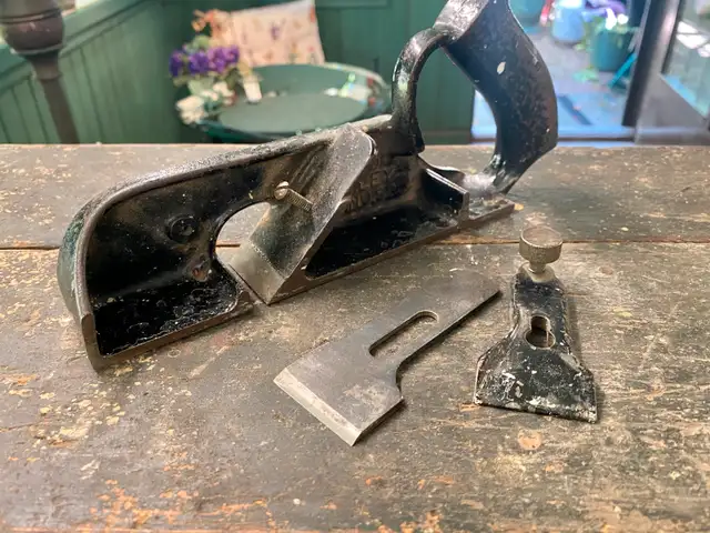 As Is Vintage Cast Iron Stanley 190 Rabbet Plane Hand Tools in Arts & Collectibles in Victoria - Image 7