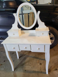Estate Sale - Vanity Table in very nice condition 