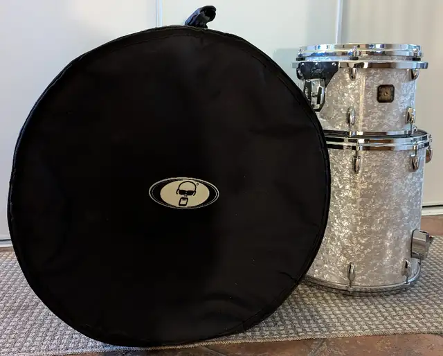 Gretsch USA custom 3pc Drum Kit - 2005 - w/ hardshell cases in Drums & Percussion in Ottawa - Image 10