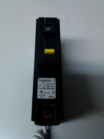 1-Federal Pioneer 15amp Stab-Lok NA15AFI breaker $125.00 Pic.2 & 3 1-Schneider 20amp GFI breaker $12...