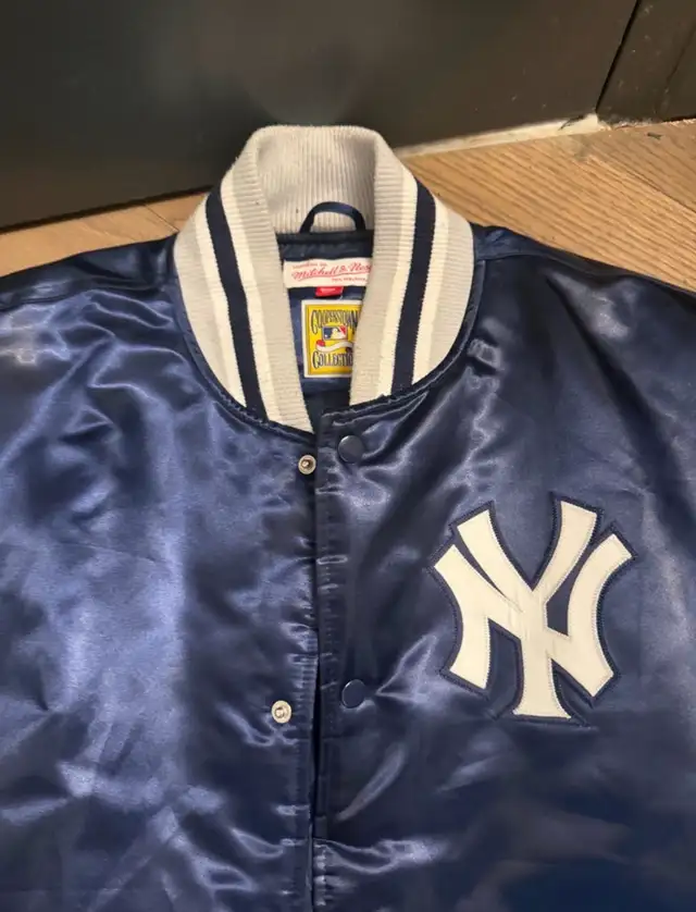 Mitchell & Ness Yankees Bomber XL in Men's in Winnipeg - Image 3