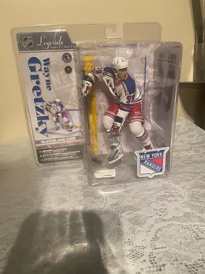 New Wayne Gretzky Legends Statue McFarlane  Rangers 2006 , View more