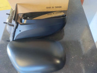 06-08 Honda Civic Right side door mirror new with the cover$65