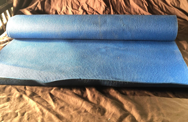 YOGA MAT  in Other in Mississauga / Peel Region - Image 3