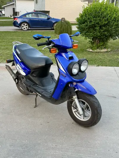 2002 Yamaha BWS 49cc Everything works like it should! No issues or problems! No cracked or missing p...