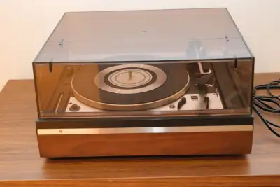 Dual 1225 Turntable with New Cartridge, View more