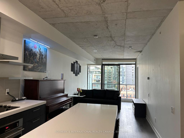 Fashion House KING West - 1+Den SPACIOUS UNIT/ CN Tower VIEWS in Long Term Rentals in City of Toronto - Image 2