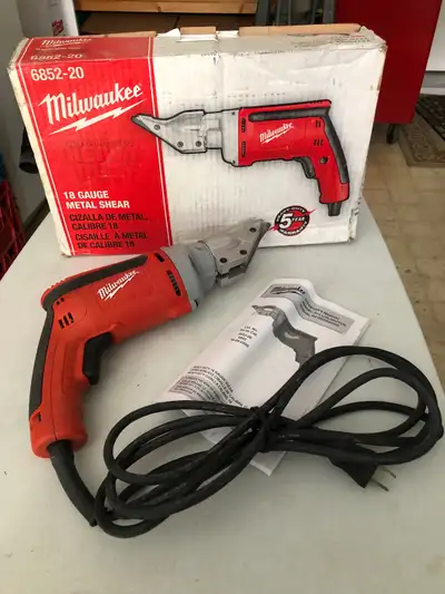 MILWAUKEE 18 GAUGE METAL SHEAR, View more