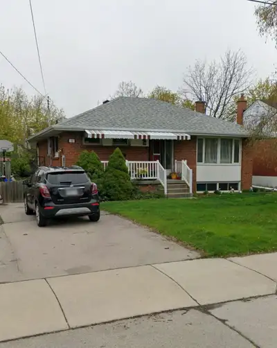 - 2 Bedrooms - 1 Bathroom - Living room - Kitchen - Laundry Room/ Storage Room - Private Entrance -...