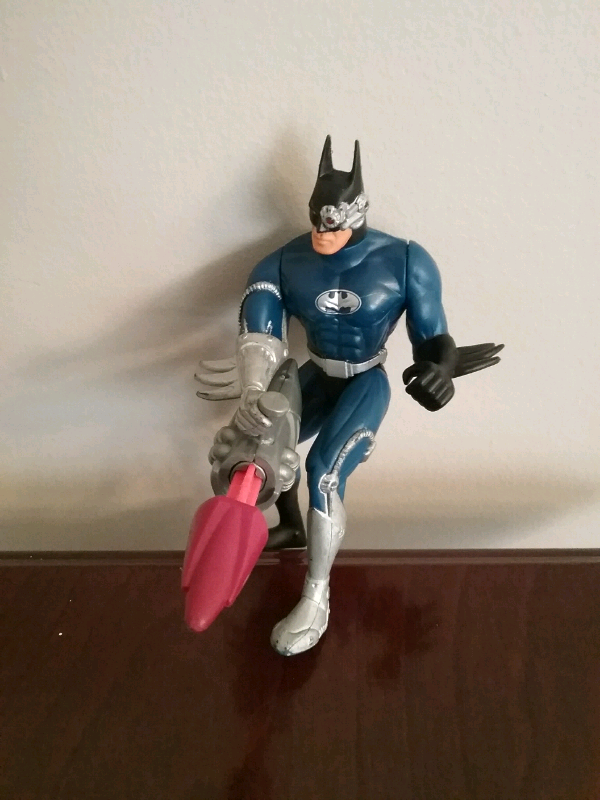 1994 KENNER LEGENDS OF BATMAN SERIES 1 CYBORG BATMAN 5" ACTION in Arts & Collectibles in Markham / York Region - Image 4