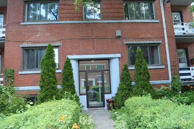 À louer 4 1/2 étudiant(e)s chauffé près Métro Côte Ste-Catherine