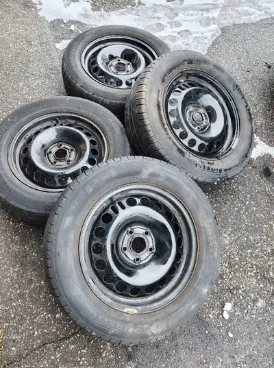 Chevrolet Cruze, set of 4 rims, 16" 5 boĺt x 105 mm Tires are on these but they're worn. OE GM. Only...