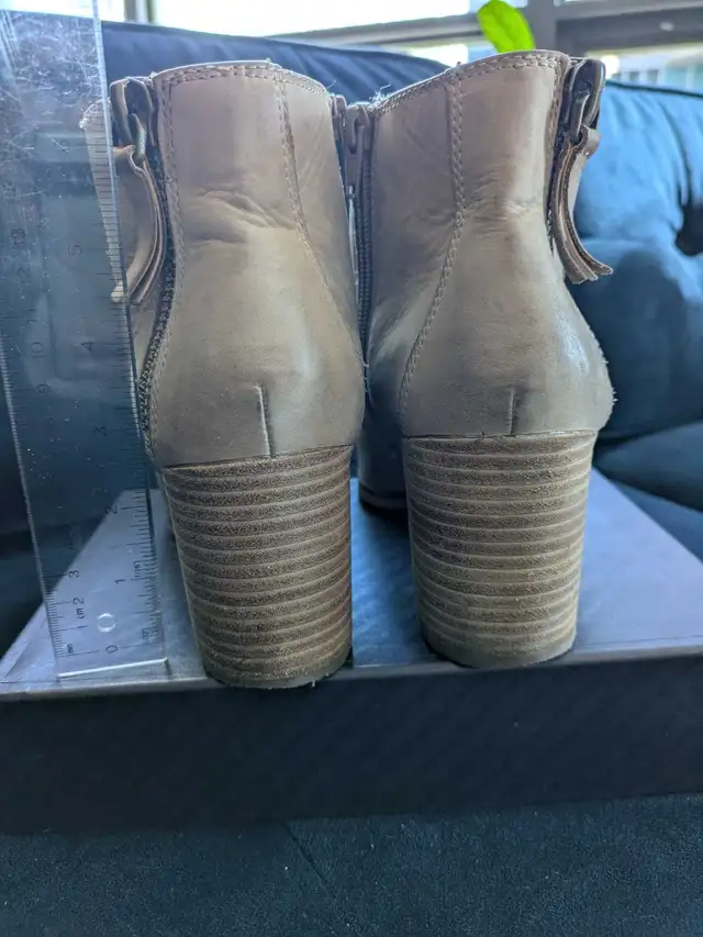 Aldo Ankle Boots Size 8 in Women's - Shoes in Calgary - Image 8