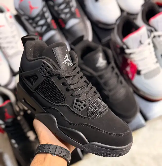 Jordan 4 Retro in Men's Shoes in Oakville / Halton Region - Image 3