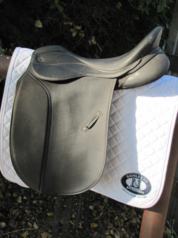 Dressage saddle  Griffin in Equestrian & Livestock Accessories in Calgary