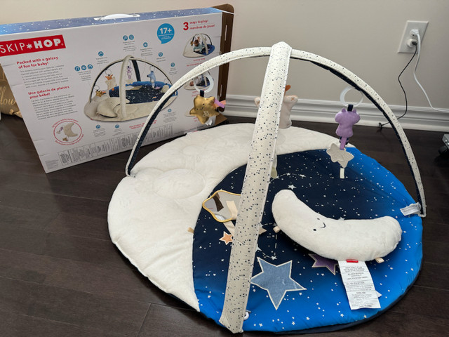 SkipHop Celestial Dream Play Mat in Toys in Markham / York Region - Image 4