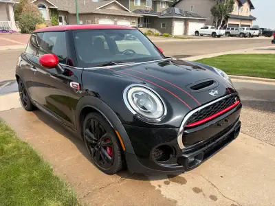 This JCW has a rebuilt status. It has the B48 engine ( rated at 220hp) and auto trans. Loaded up wit...