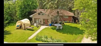 For rent In Keswick Ont a horse/hobby farm for 10 acres farmhouse, stables, paticks,equipment, stora...