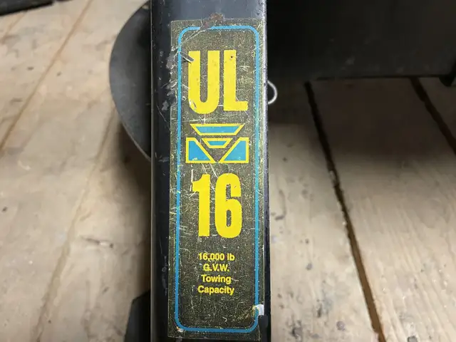 Attache fifth wheel 16K à double pivot avec panneau arrière in RV & Camper Parts & Accessories in Lévis - Image 3