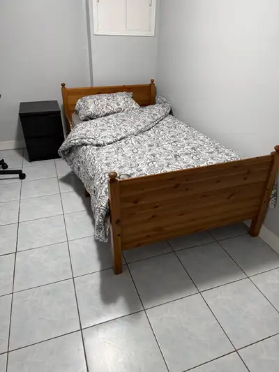 Room For Rent Newly renovated room for rent, $ 650 a month Available immediately. hydro, gas, laundr...