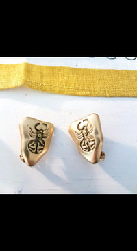  Vintage gold tone clip-on earrings Scorpio/Scorpion symbol