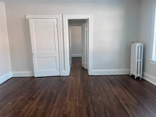 $1250 PLUS HYDRO- 1 BED 1 BATH 1250 OUELLETTE AVE63347542833665121