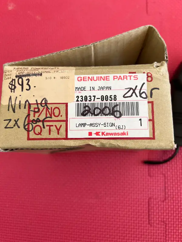 Kawasaki Ninja zx6r 600 Turn Signal Lamp assembly oem 23037-0058 in Other in Barrie - Image 8
