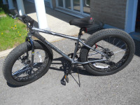 BICYCLE FATBIKE MONGOOSE 26 POUCES