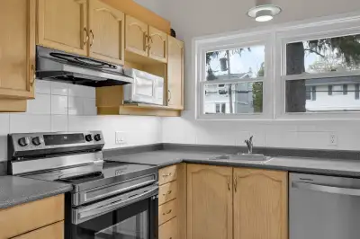 Large Bright 6 Bedroom House for Carleton University Students