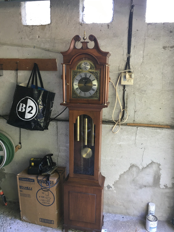 Grandfather Clock in Arts & Collectibles in City of Toronto