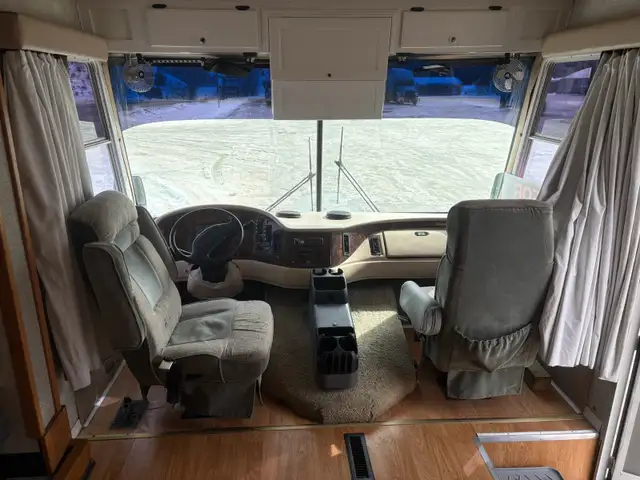 Renovated Damen intruder motorhome in RVs & Motorhomes in Grande Prairie - Image 5